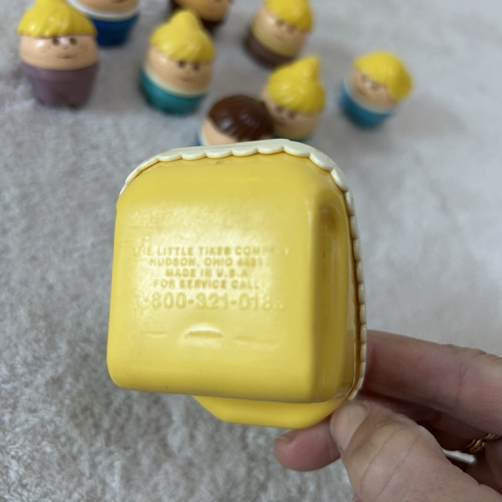 Vintage Little Tikes Toddle Tots Chunky People 90s 8 Figures & Carrier - Picture 3 of 4